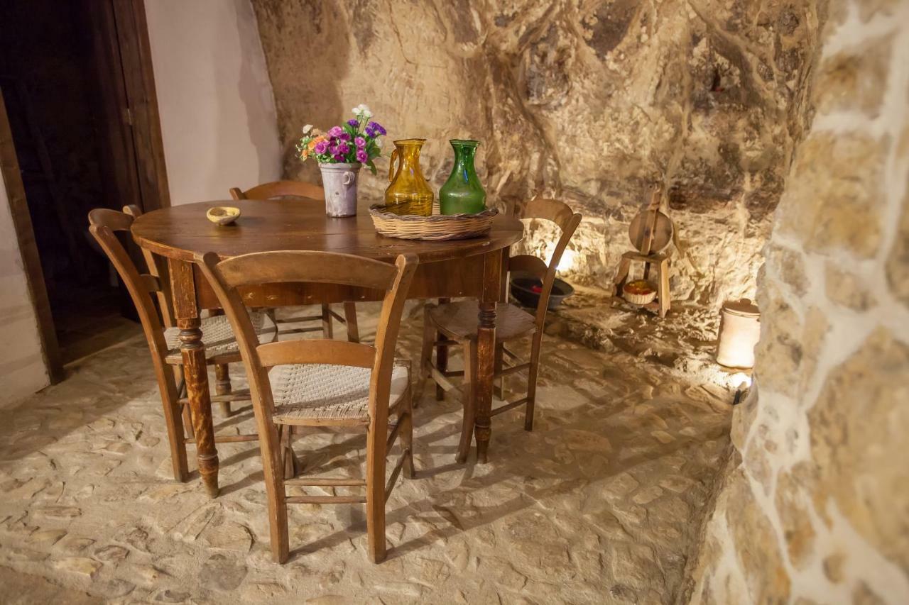 Si-Moutique, Le Case-Grotte Degli Avi 2 Modica Exterior photo