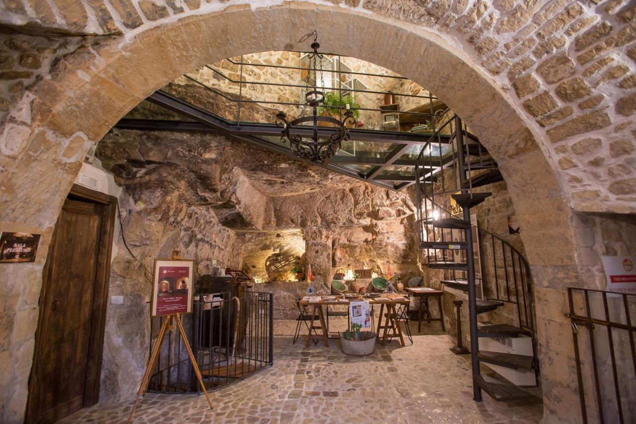 Si-Moutique, Le Case-Grotte Degli Avi 2 Modica Exterior photo